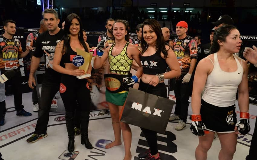 Amanda Ribas foi recém-contratada pelo UFC e foi campeã pelo evento Max Fight