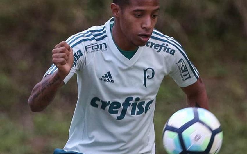 Tchê Tchê trabalha com bola: veja imagens do treino do Palmeiras de sábado em Salvador