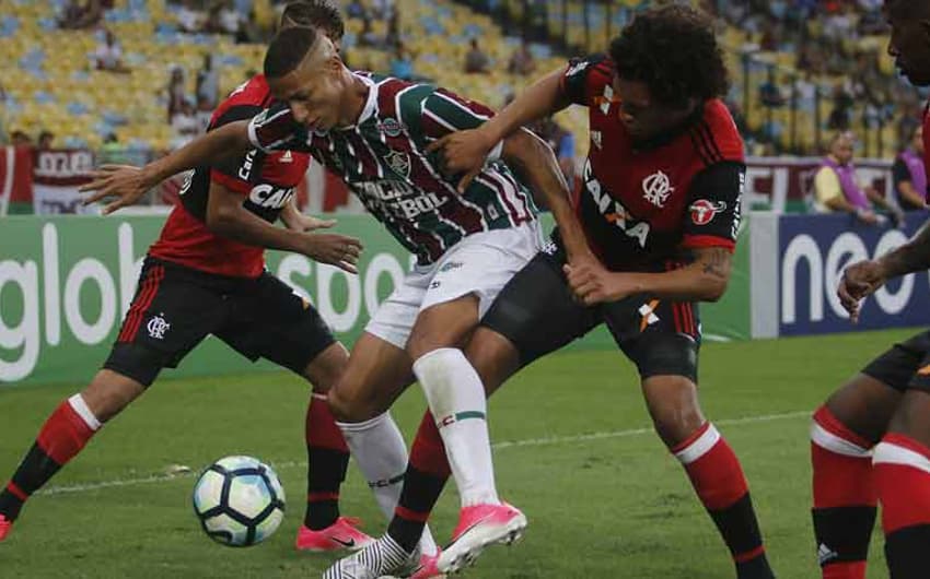 Fluminense 2 x 2 Flamengo: as imagens do duelo no Maracanã