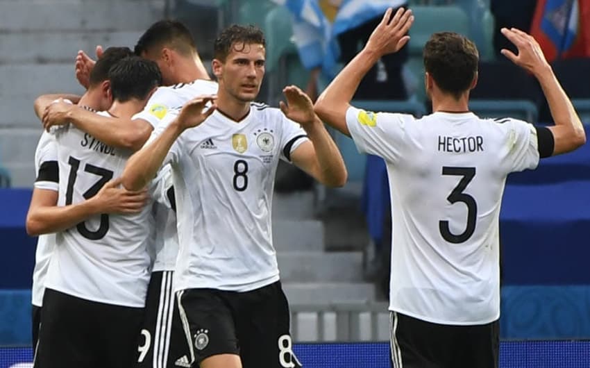 Julian Draxler foi considerado o "Bola de Ouro" da edição de 2017. Alemanha bateu o Chile na final. Mas e antes, quem já sentiu esse gostinho?