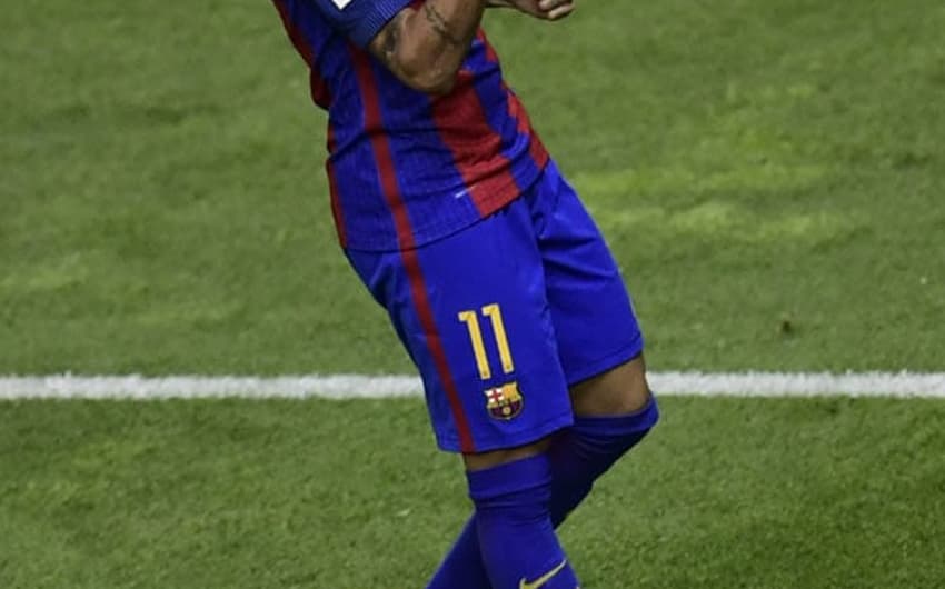 De acordo com o "Mundo Deportivo", o Barcelona aumentou o valor da multa rescisória de Neymar, que tem contrato até 2021. A multa era de&nbsp;200 milhões de euros (R$ 752 milhões), porém, segundo a publicação,&nbsp;a partir de 2017/18, será necessário desembolsar cerca de 222 milhões de euros (R$ 835 milhões) para o brasileiro deixar o Camp Nou.