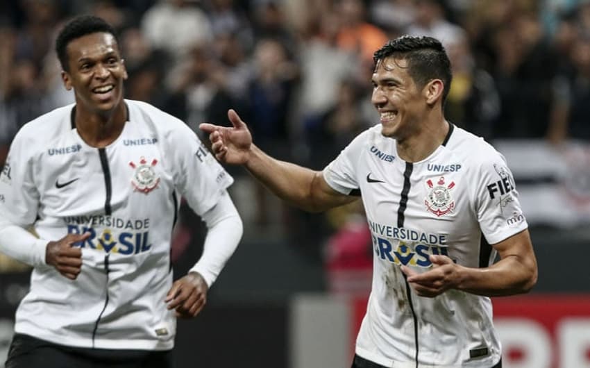 Corinthians 3x0 Bahia: Jô e Balbuena marcaram gols