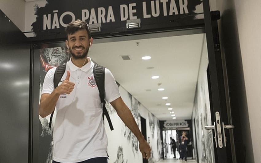 Camacho terá nova chance no Corinthians