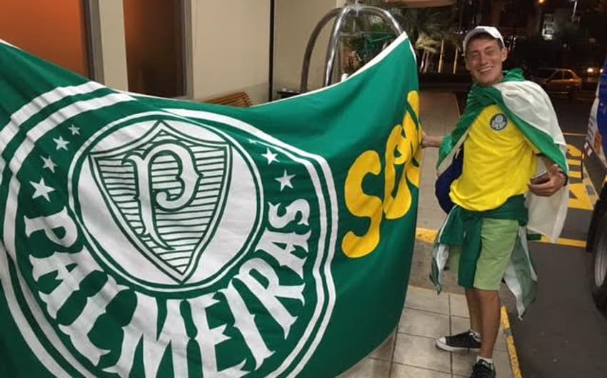 Arnaldo Torres levou sua bandeira ao hotel do Palmeiras