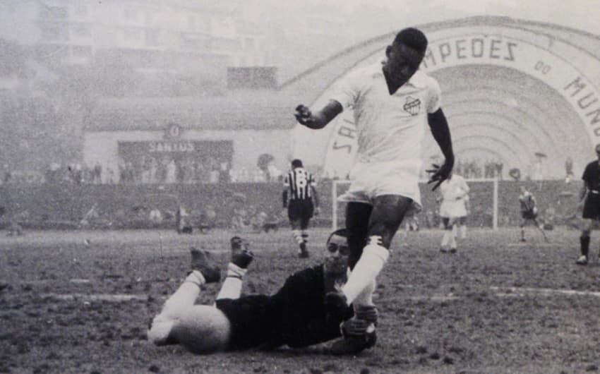 Pacaembu: Pelé (115 gols)