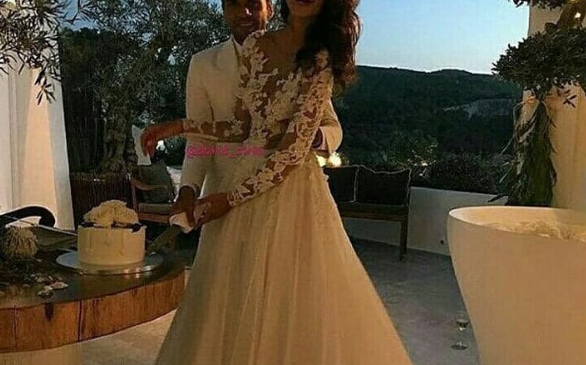Daniel Alves e Joana Sanz se casam em Ibiza