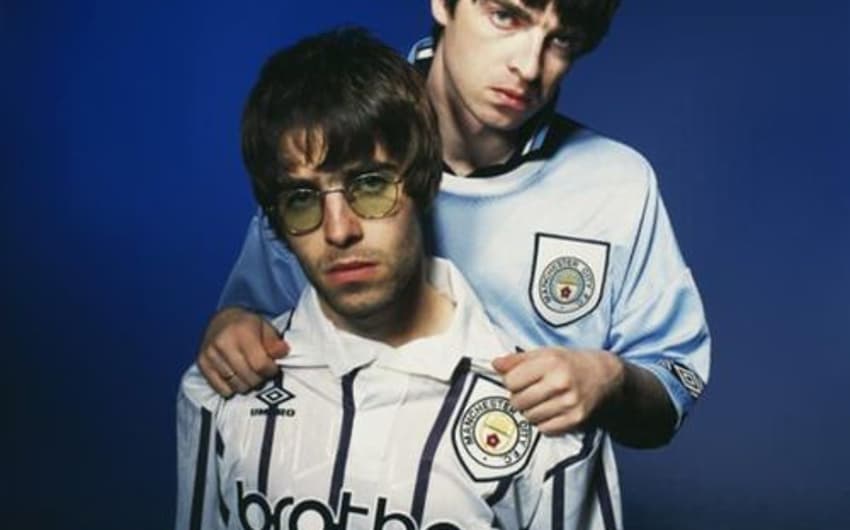 A desavença entre os irmãos Noel e Liam Gallagher são tão fortes que levaram ao fim do Oasis. Mas, eles continuam com pelo menos uma coisa em comum: o amor pelo Manchester City