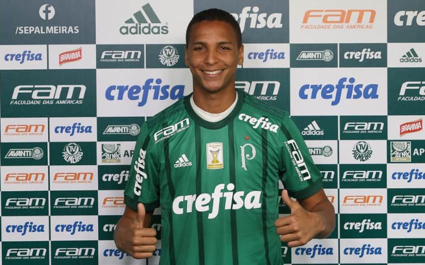 Deyverson foi apresentado ao Palmeiras
