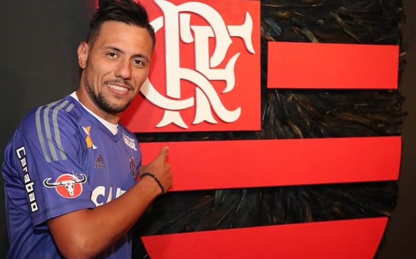 Diego Alves - Clube: Flamengo - Idade: 32 anos - Valor de mercado: 5 milhões de euros