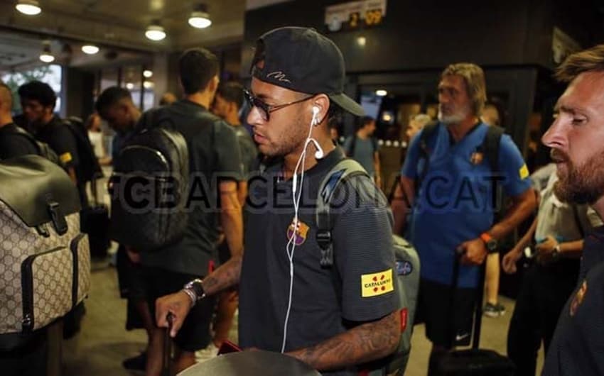 Neymar no desembarque do Barcelona nos Estados Unidos