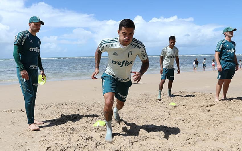 Treino do Palmeiras na praia