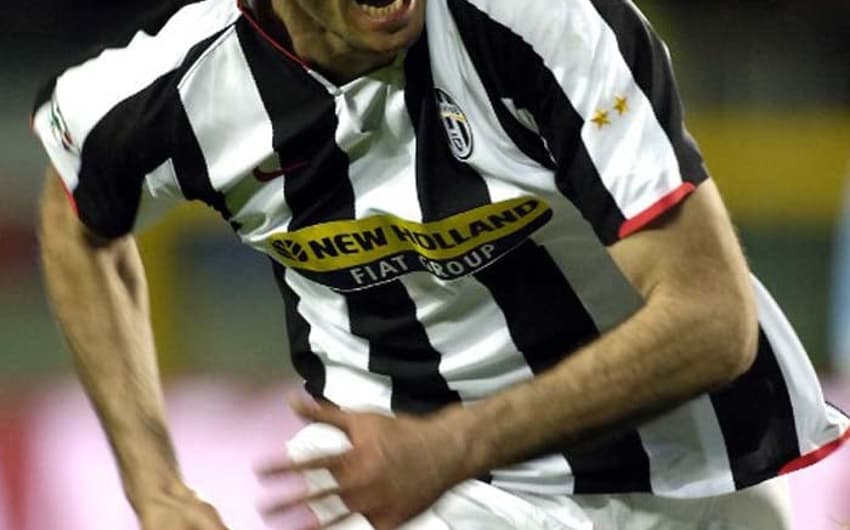 O atacante italiano Vincenzo Iaquinta trocou a Udinese pela Juventus por 11,3 milhões