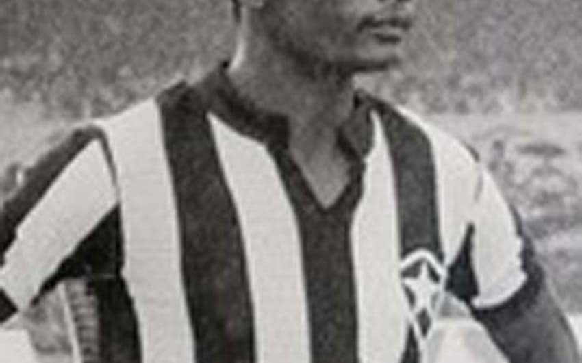 Perivaldo (Peri da Pituba) - ex-lateral do Botafogo nos anos 70 e 80