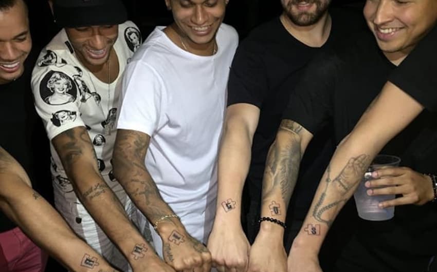 Tatuagem de Neymar e amigos