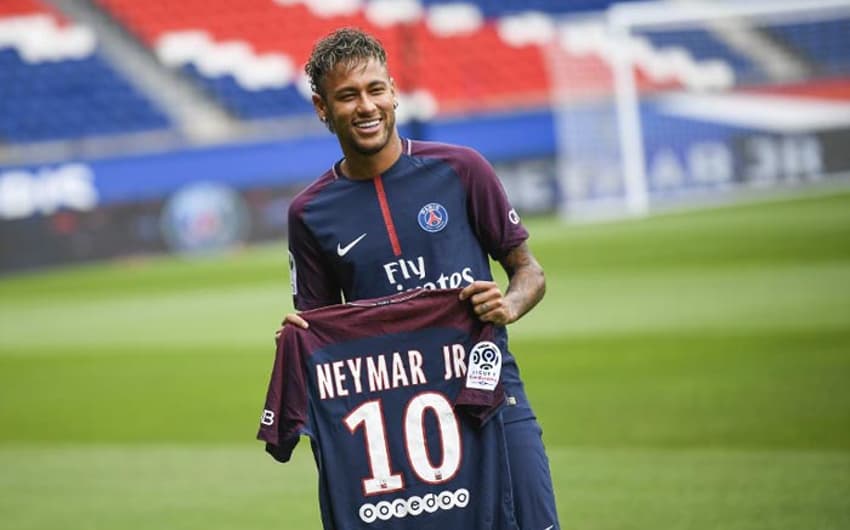 Neymar é o novo camisa 10 do PSG