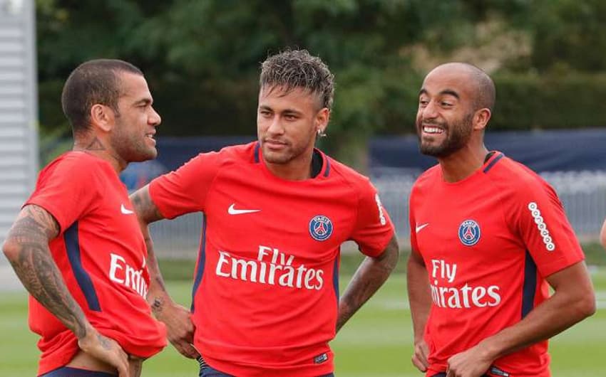 Neymar se sentiu 'em casa' no treino do PSG