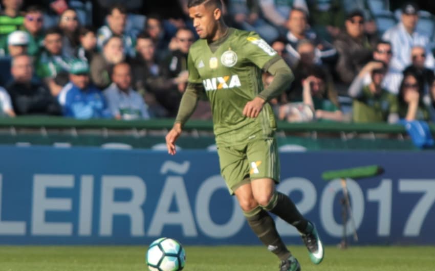 ​Léo destaca reação do Coritiba na Série A e foca em grande segundo turno da equipe na competição