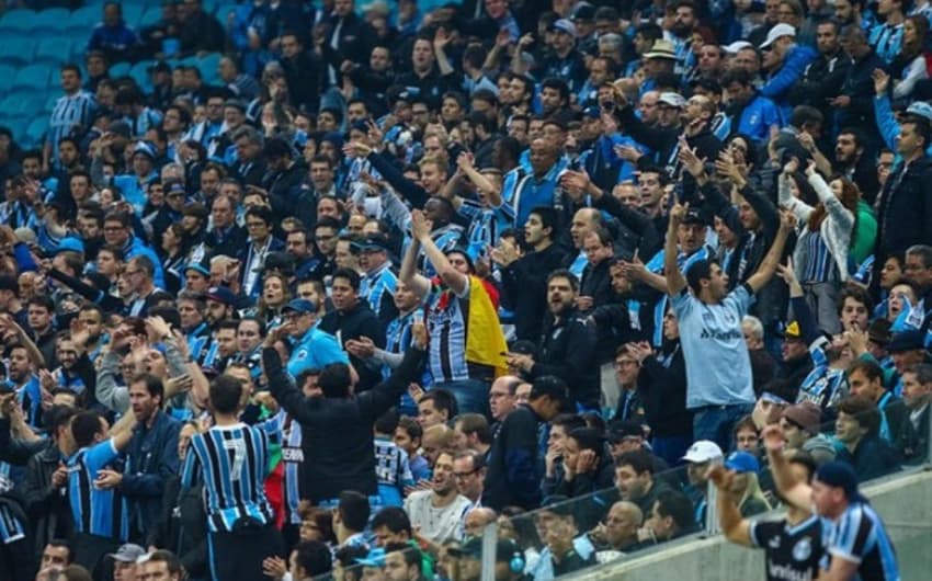 Torcedor do Grêmio sofre infarto fulminante durante jogo contra o Godoy Cruz, pela Libertadores