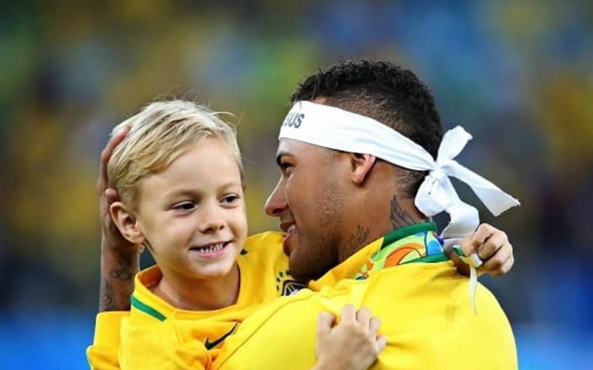Neymar é o papai coruja de Davi Lucca