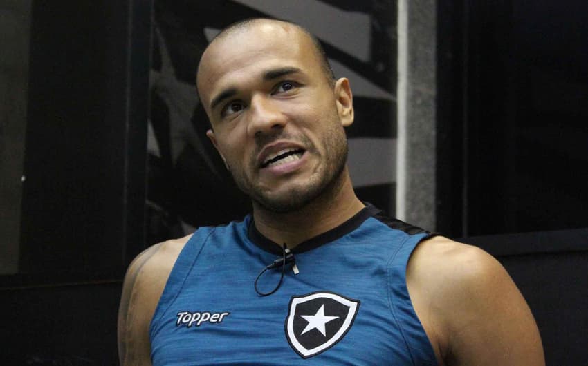 Roger é o artilheiro do Botafogo na temporada&nbsp;