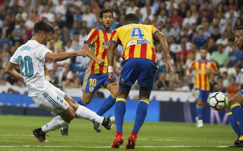 Valencia x Real Madrid - Sábado - 13h15 - Para se recuperar no Espanhol, o Real, 4º colocado, tem duelo direto contra o 3º na tabela Valencia<br>
