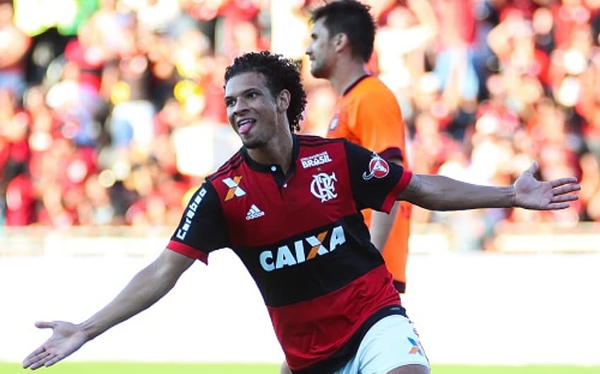Flamengo 2 x 0 Atlético-PR: as imagens na Ilha do Urubu
