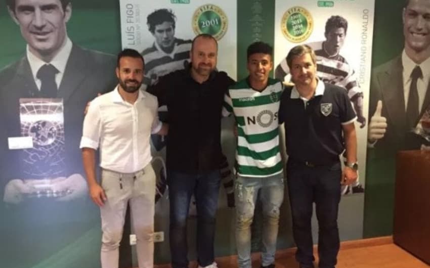 Paulinho, promessa de Xerém, veste a camisa do Sporting no último dia da janela de transferências