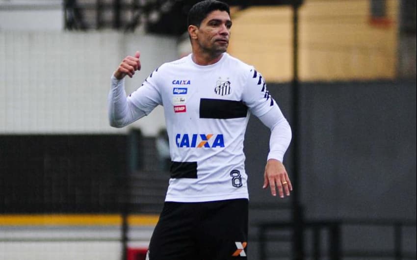 Renato desfalcará o Santos pelo quarto jogo seguido
