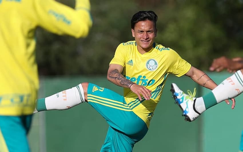 Artur estreou pelo Palmeiras em 2016, na última rodada do Brasileiro