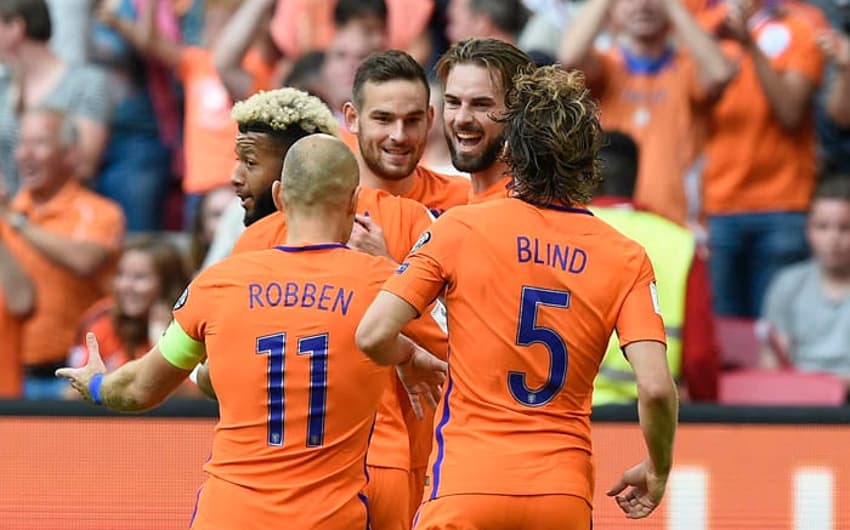Holanda 3 x 1 Bulgaria