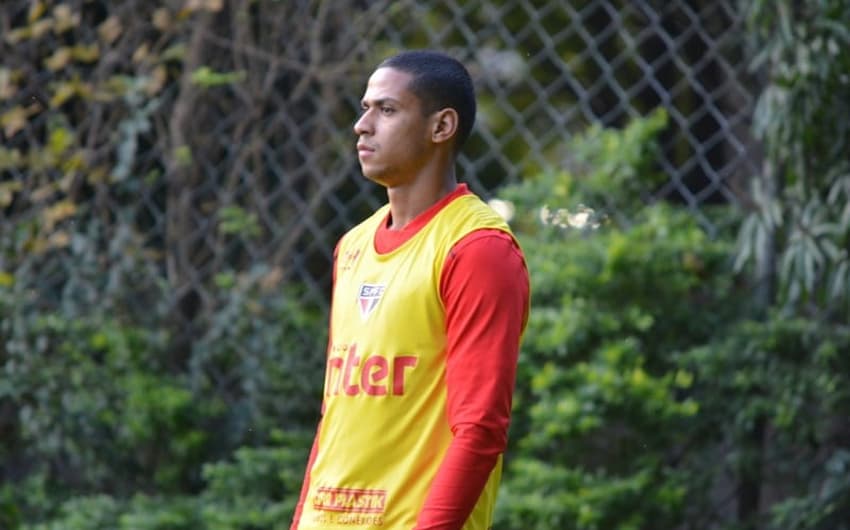 Bruno Alves chegou do Figueirense há duas semanas e já pode ser titular do time