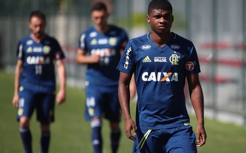 Lincoln em treino do Flamengo