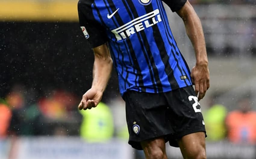 Miranda - O zagueiro foi titular da Internazionale na vitória de 2 a 0 sobre o SPAL, liderando a zaga em mais uma rodada sem sofrer gols.