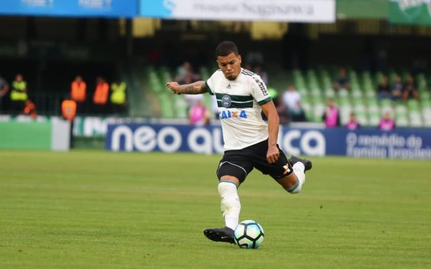 Thiago Carleto é uma das apostas do Coritiba para surpreender o Bahia e sair da zona de rebaixamento