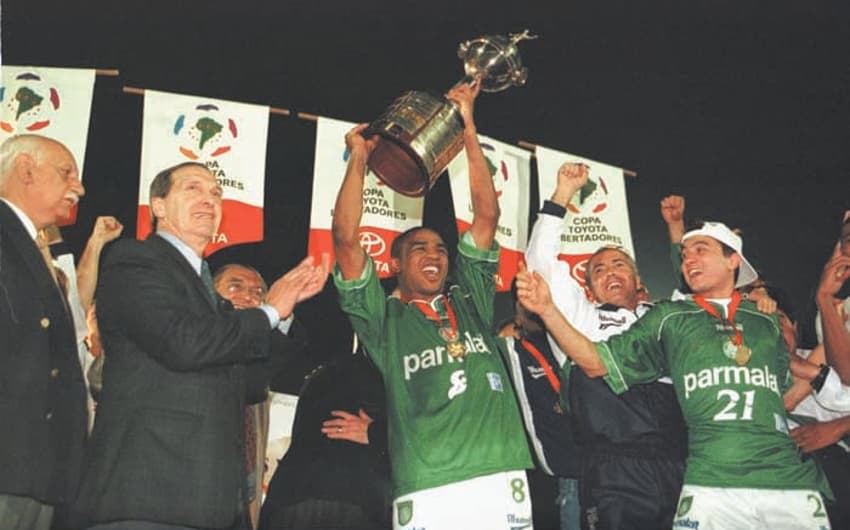 O Palmeiras foi outro a ser campeão da Libertadores vindo de uma conquista na Copa do Brasil. Acontecem em 1999, quando bateu o Deportivo Cali na final