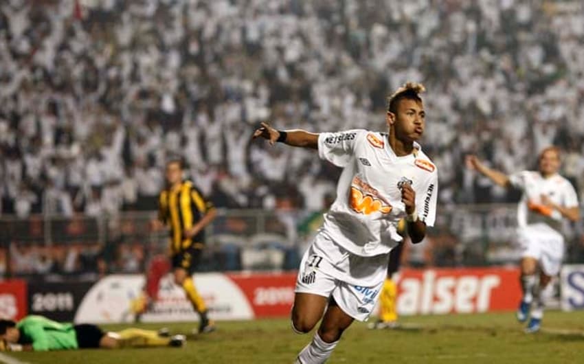 O Santos ganhou a Copa do Brasil de 2010 e viu Neymar e companhia baterem o Peñarol na final da Copa Libertadores de 2011