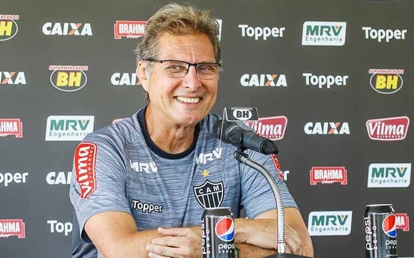 Oswaldo de Oliveira destaca potencial do Atlético-MG durante coletiva