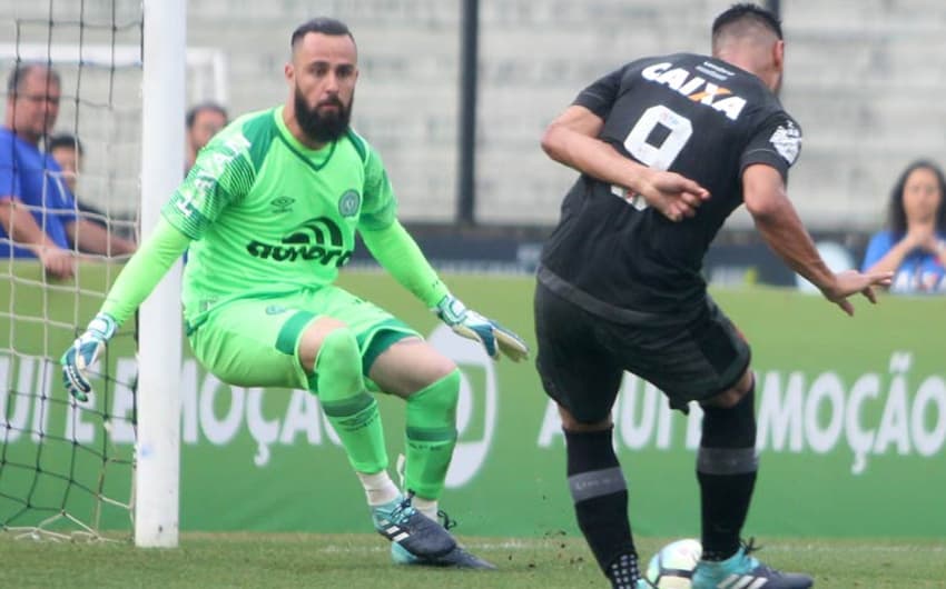 Chapecoense e Vasco se enfrentam pelo Campeonato Brasileiro