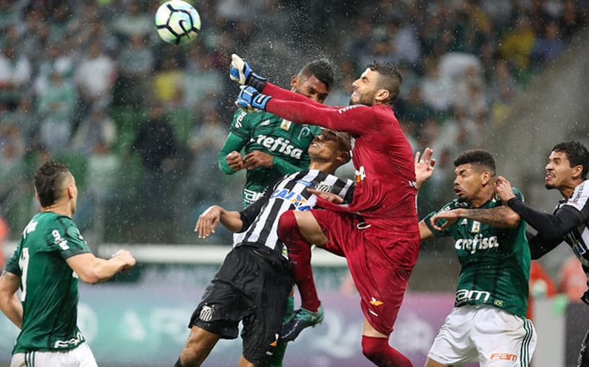 Palmeiras tem sofrido em jogadas aéreas