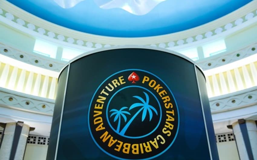 Festival de pôquer nas Bahamas reúne jogadores profissionais e recreativos em busca de prêmios milionários