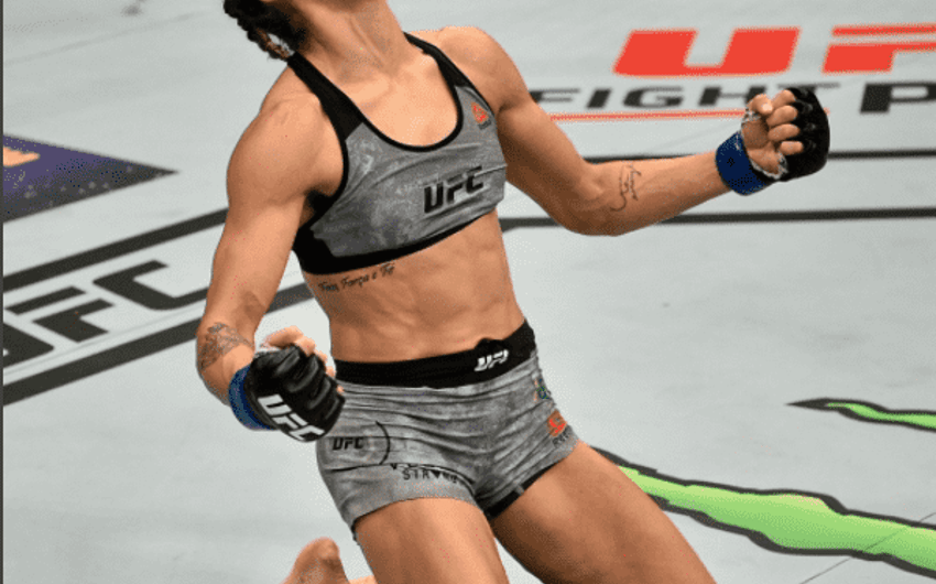UFC 216: Poliana Botelho venceu Pearl Gonzales em sua estreia
