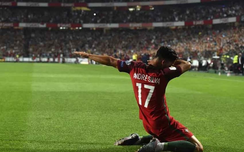 André Silva comemora o segundo gol de Portugal contra a Suíça, que definiu a classificação lusitana