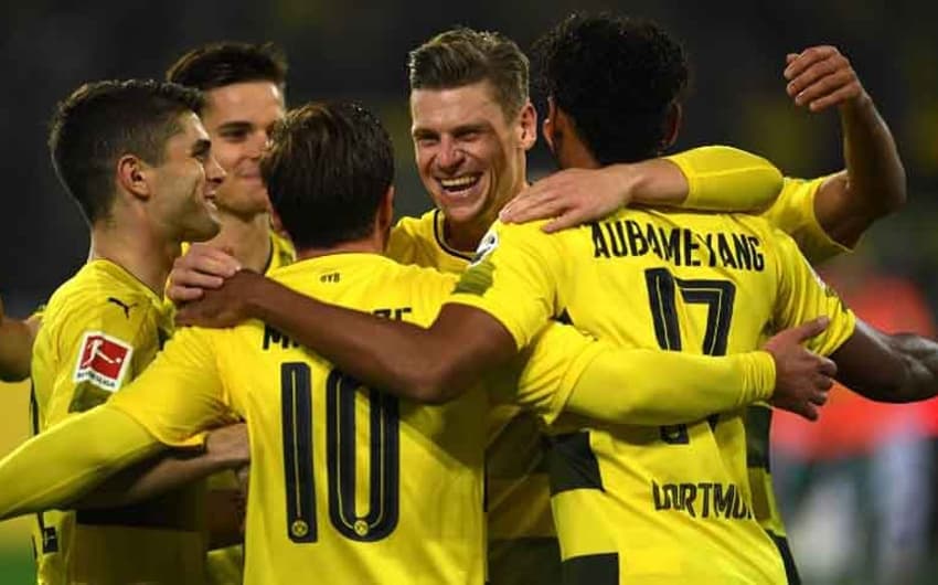 16h30 - COPA DA ALEMANHA: O Borussia Dortmund visita o modesto Magdeburg. A ESPN+ transmite