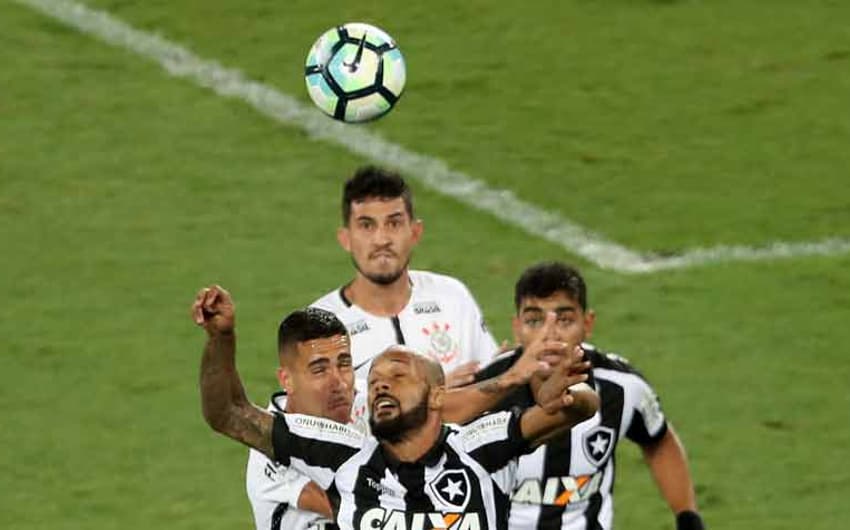 30ª rodada: Botafogo 2 x 1 Corinthians. Veja o returno do Timão nesta galeria