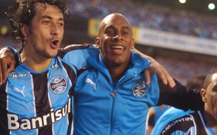 Campeão da Copa Libertadores no ano passado, o Grêmio amarga um jejum de oito anos no Campeonato Gaúcho. A última conquista do Tricolor aconteceu em 2010, a 36º da história.