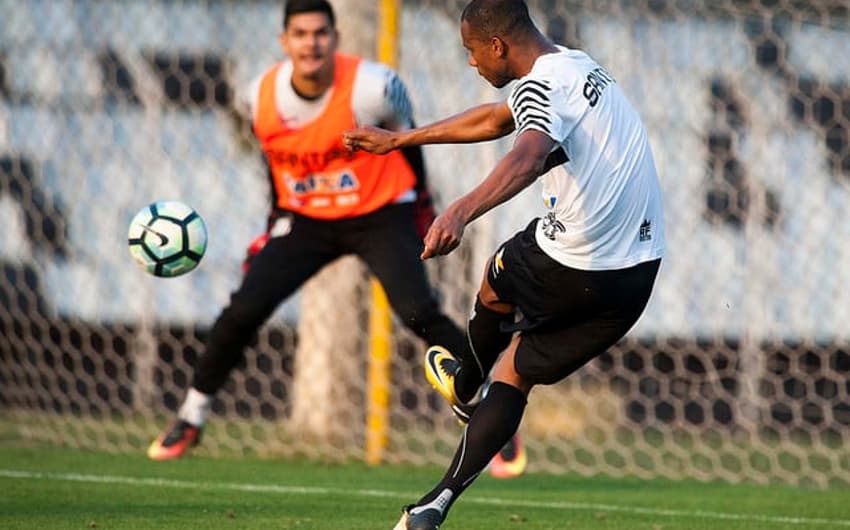 Com a queda de rendimento no Santos, Copete perdeu espaço