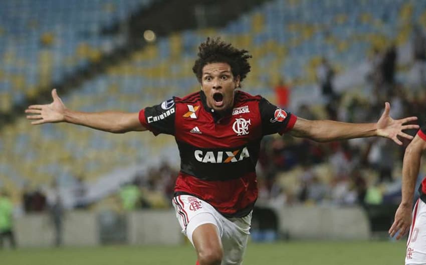 Flamengo 3 x 3 Fluminense: as imagens do clássico no Maraca