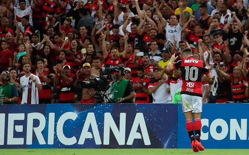 Diego veste a 10 do Flamengo na Sul-Americana, na ausência de Ederson