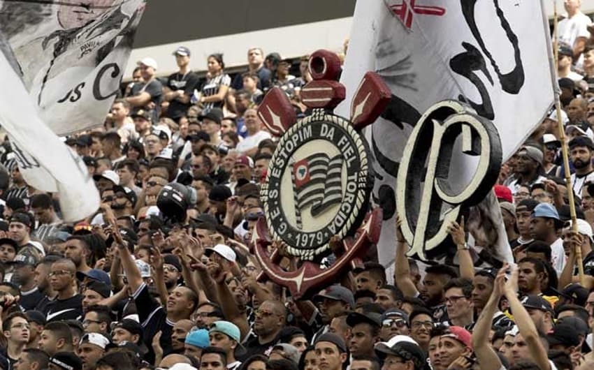 Corinthians treinou com o apoio da torcida