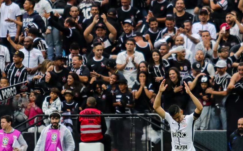 Corinthians 3 x 2 Palmeiras -&nbsp;46.090 pagantes - Brasileirão-2017